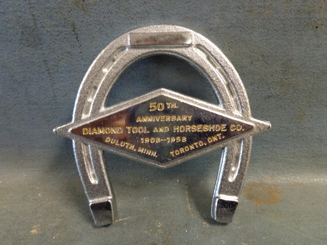 lot 191 image: Commemorative Horseshoe