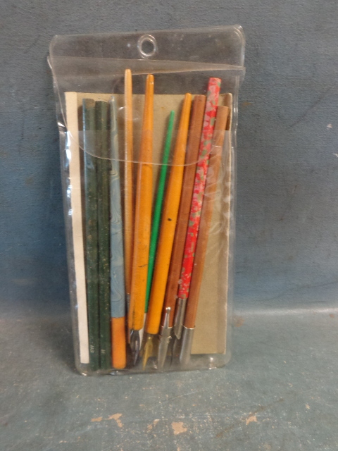 lot 192 image: Art Items
