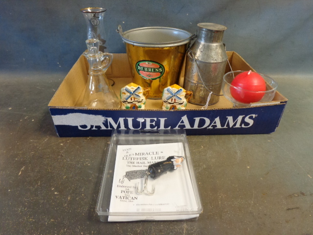 lot 206 image: Miscellaneous Decorative Items