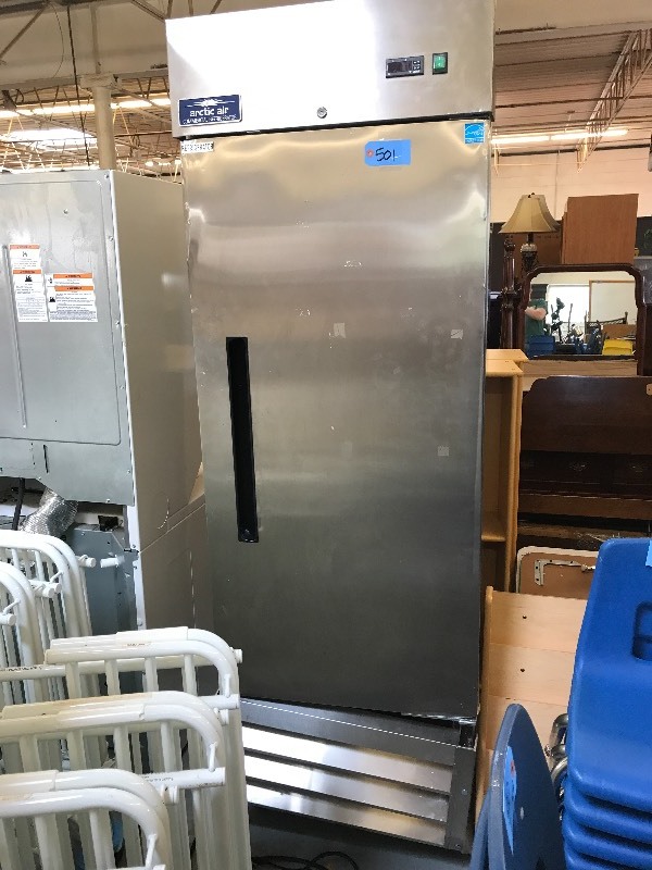 COMMERCIAL REFRIGERATOR