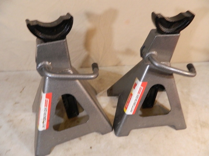 lot 12 image: Pair of 6 Ton Jack Stands