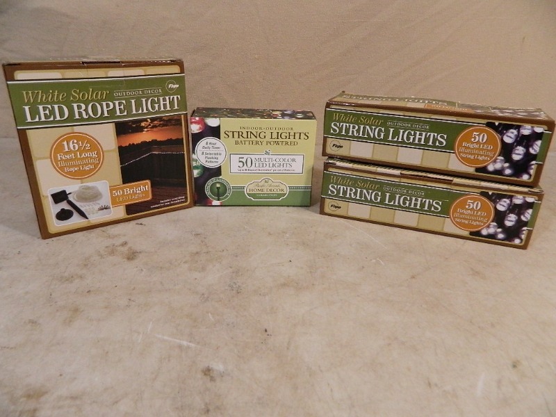 lot 72 image: 4 New Boxes of Solar and Battery Powered Lights