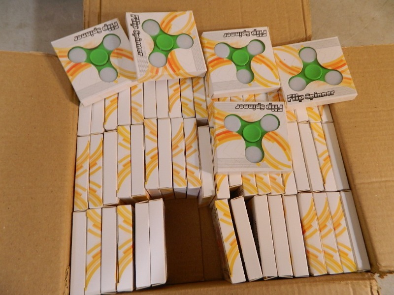 lot 82 image: 60 New LED Fidget Spinners