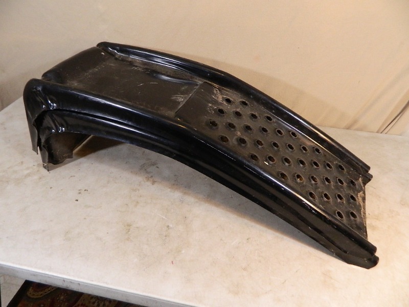 lot 14 image: Pair of Steel Auto Ramps