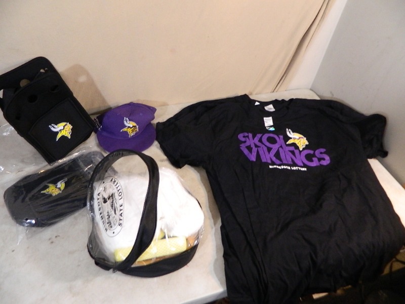 lot 124 image: New Vikings Items