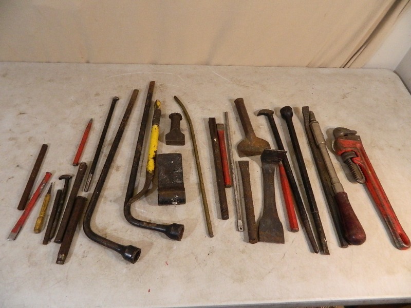 lot 141 image: Punches, Chisels, Pry Bars, Etc