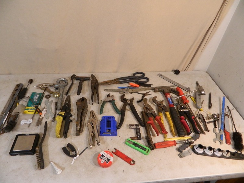 lot 158 image: Large Lot of Hand Tools
