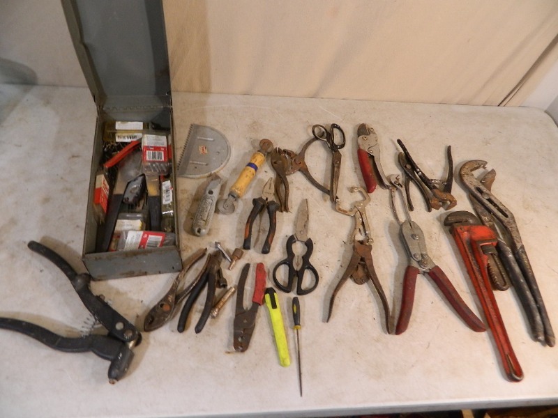 lot 165 image: Rivet Set, Hand Tools, Etc