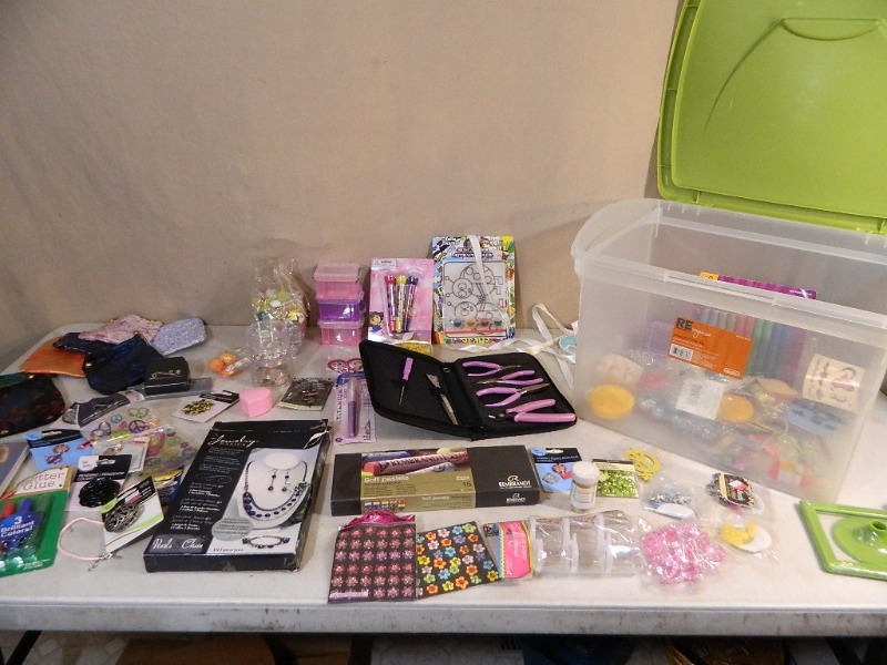 lot 193 image: Craft Items