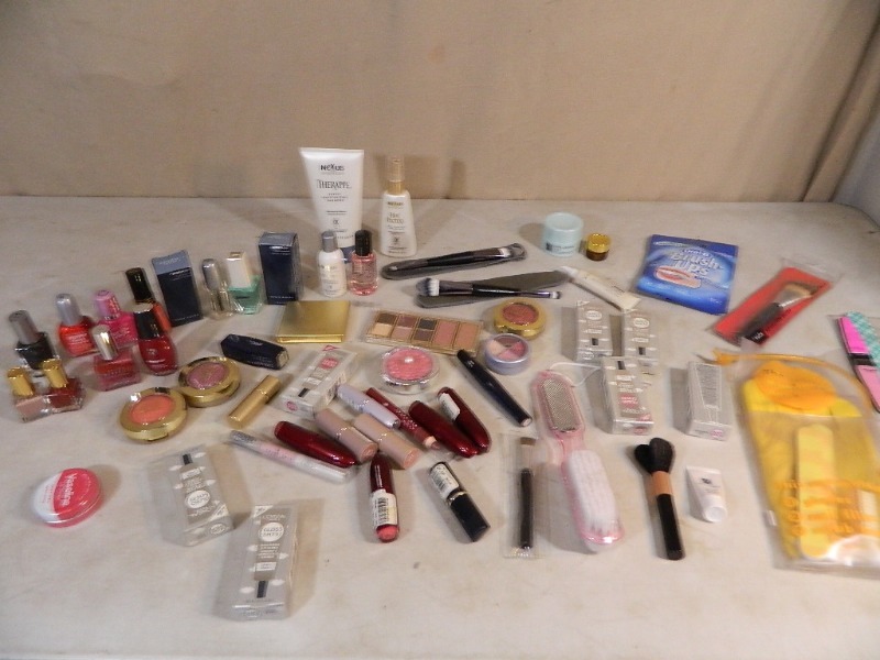 lot 202 image: Personal Products and Makeup