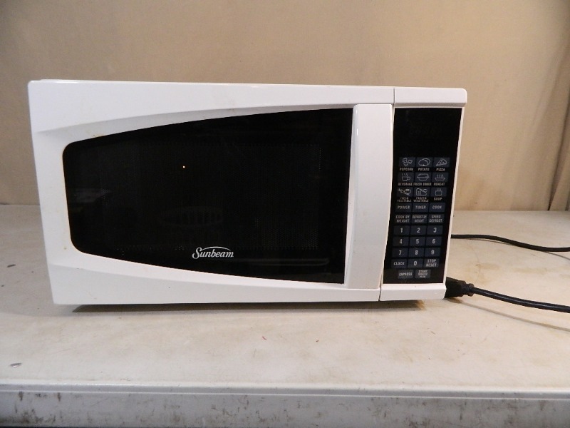 lot 218 image: Sunbeam Carousel Microwave