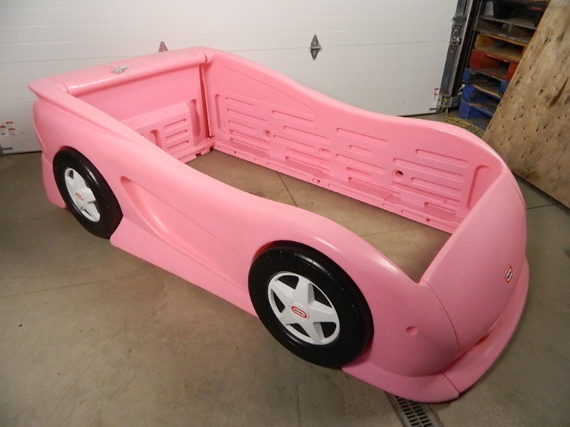 lot 56 image: Little Tykes Racecar Bed