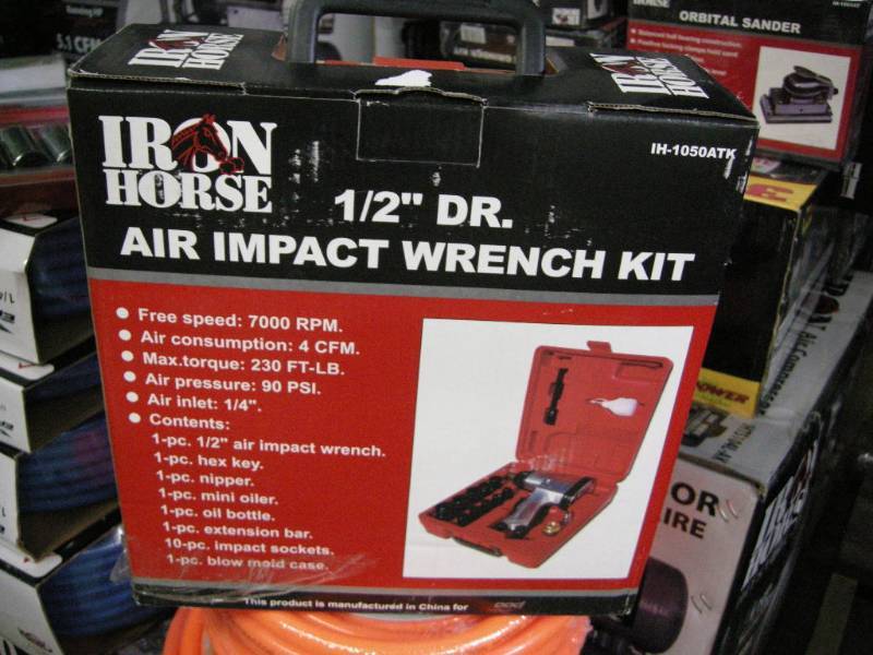 lot 33 image: Iron Horse 12 Dr Air Impact Wrench Kit