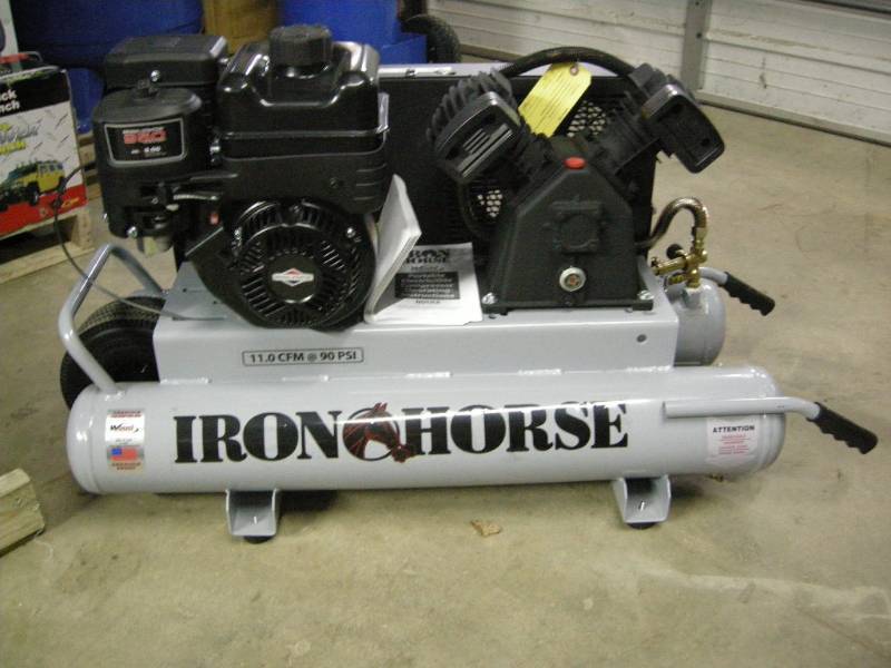 lot 35 image: Iron Horse Jobsite 10 Gallon Air Compressor