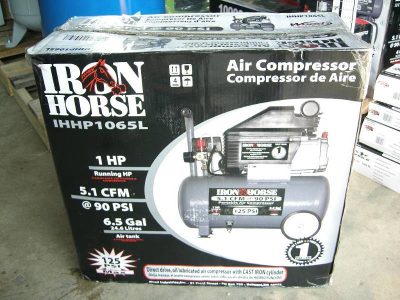 lot 30 image: Iron Horse 6.5 Gallon Portable Air Compressor