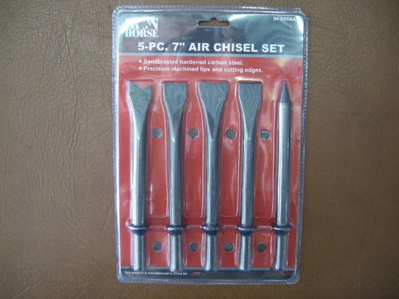 lot 50 image: Iron Horse Air Chisel Set