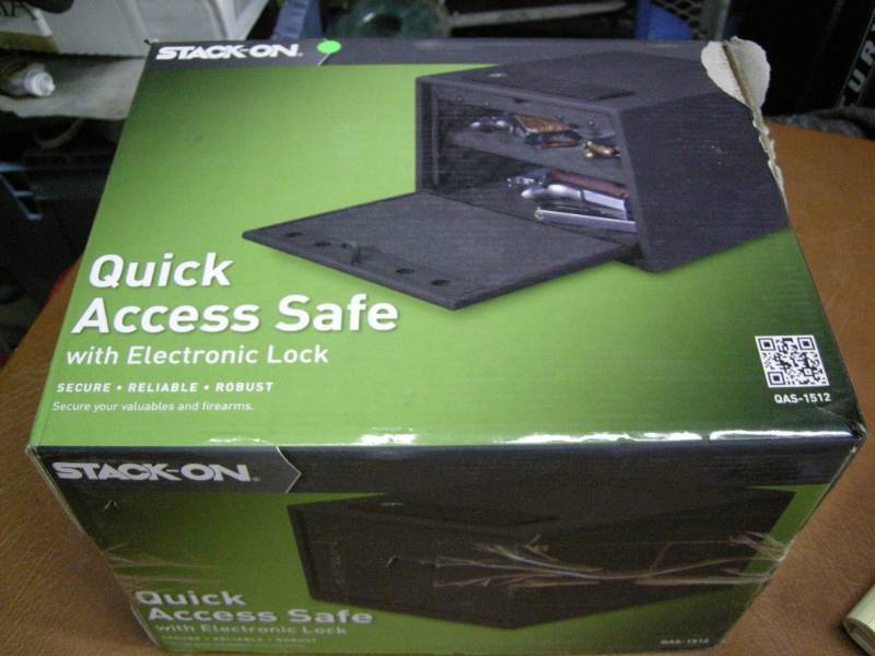 lot 105 image: Stack-On Quick Access Safe