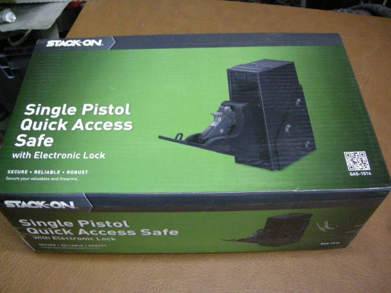lot 106 image: Stack-On Single Pistol Quick-Access Safe