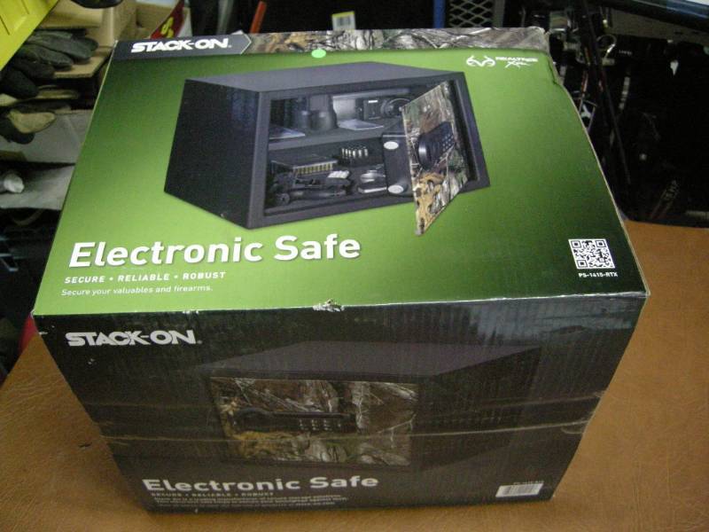 lot 113 image: Stack-On Electronic Safe