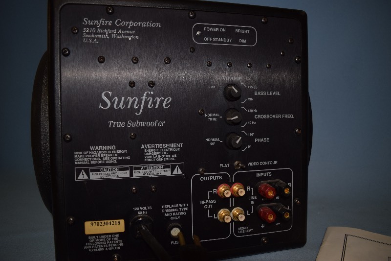lot 2 image: Sunfire 2700-Watt Pro Audio Powered True Subwoofer & Original Users Manual