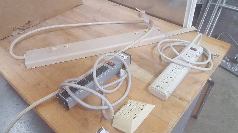 lot 382 image: Lot of (4) Power Strip Surge Protectors