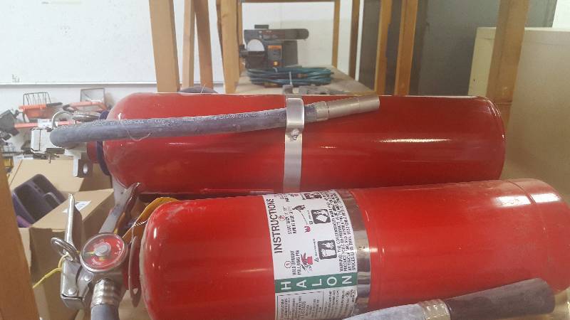 lot 332 image: Lot of (5) Commercial Fire Extinguishers