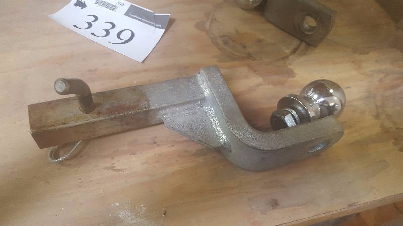 lot 339 image: Reese Tow Power Hitch w Ball