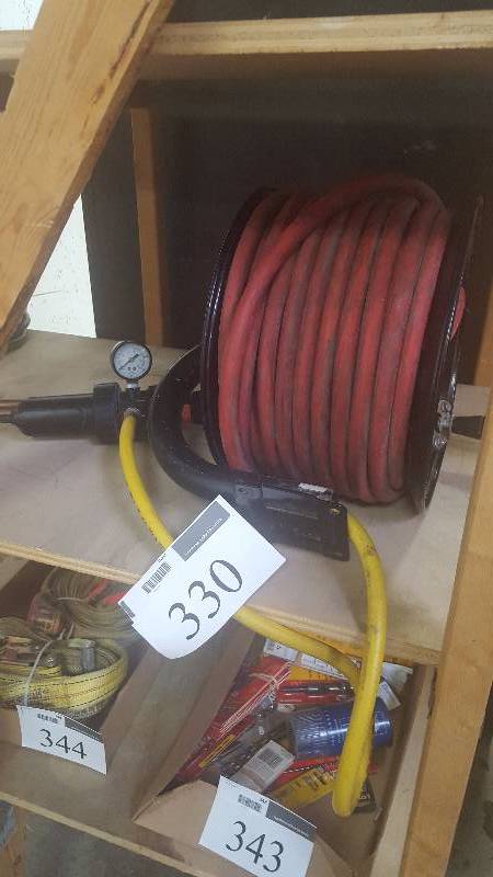 lot 330 image: Air Hose w Rapid Reel Hose Reel & Parker Pneumatic Valve
