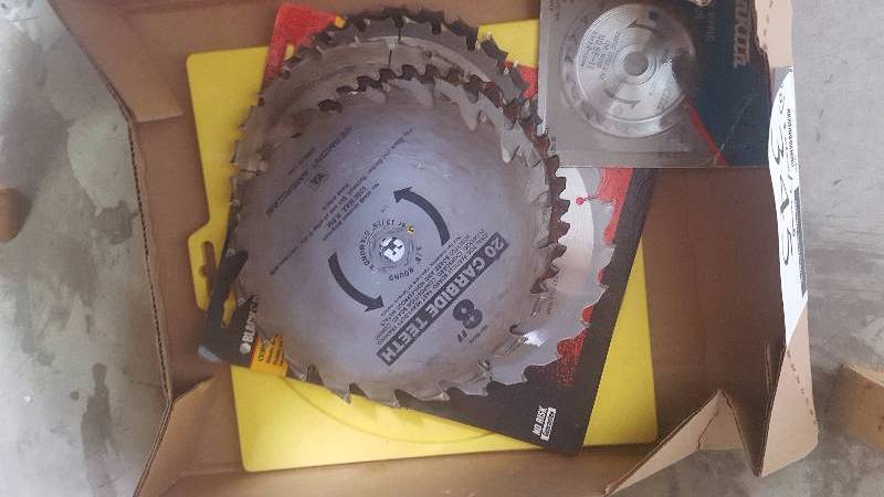 lot 345 image: Lot of (10) Circular Saw Blades Includes Makita 3-38in. Carbide Tipped, Black & Decker 8.25in. 24T Carbide, Oldham Contractor Finishing Carbide 8.5in. 40T