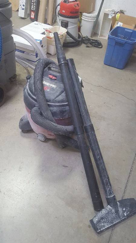 lot 354 image: Shop Vac 6.0 hp WetDry Utility Vac w Hoses, Attachments