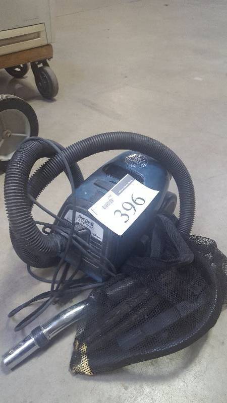 lot 396 image: Royal Dirt Devil Can Vac w Attachments