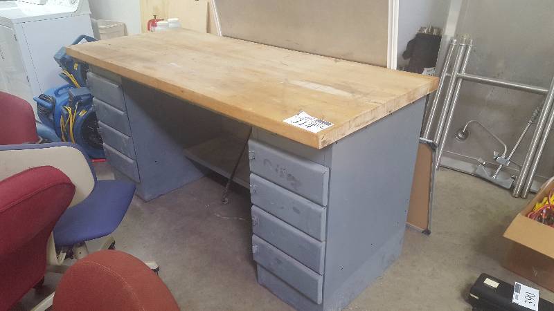 lot 314 image: 8-Drawer Metal Office Desk w 2in. Solid Wood Top, Electrical Connection For 8-Socket