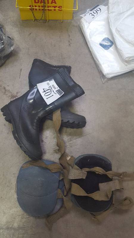 lot 401 image: Lot of (3) Work Gear Includes 2) Pairs of Knee Pads, 1) Pariis Size 12 Rubber Work Boots