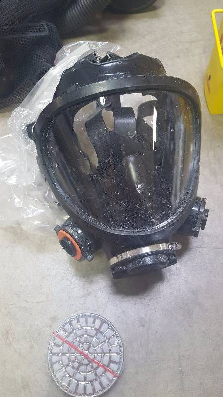 lot 402 image: 3M Fireman Respirator Mask w Dual Filter, Filters