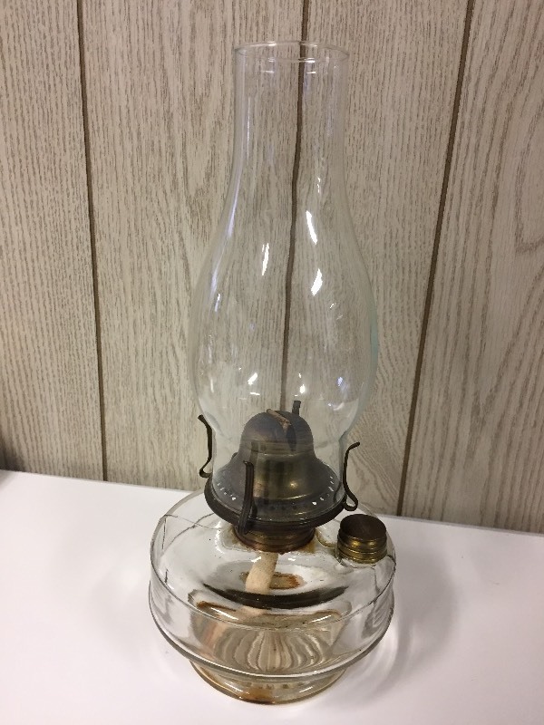 lot 77 image: Antique Oil Lamp