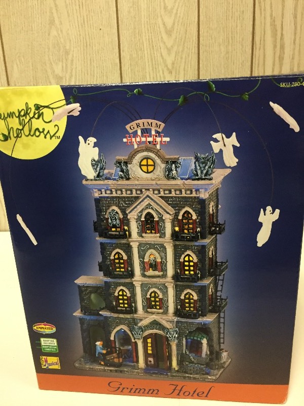 lot 92 image: PUMPKIN HOLLOW Halloween Village Grimm Hotel