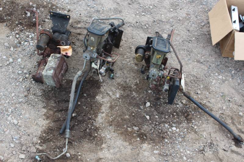 lot 296 image: 1993-1994 Chevrolet 4x4 34-Ton Hydro-boost Units