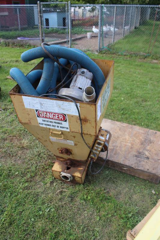 lot 276 image: Shelter Shield Insultation Blower System w Hoses, Motor