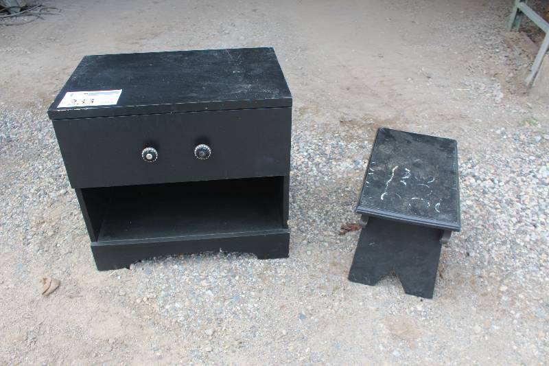 lot 233 image: 1-Drawer End Table, Foot Stool