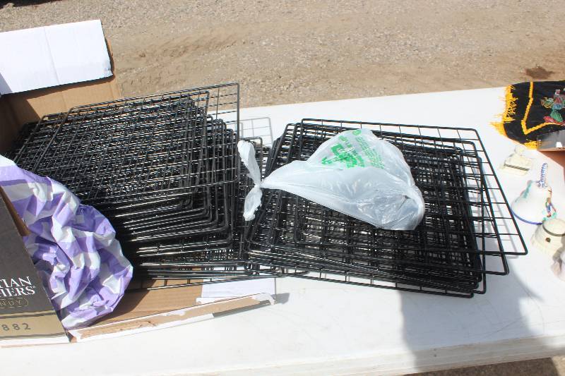 lot 251 image: Wire Shelving Units