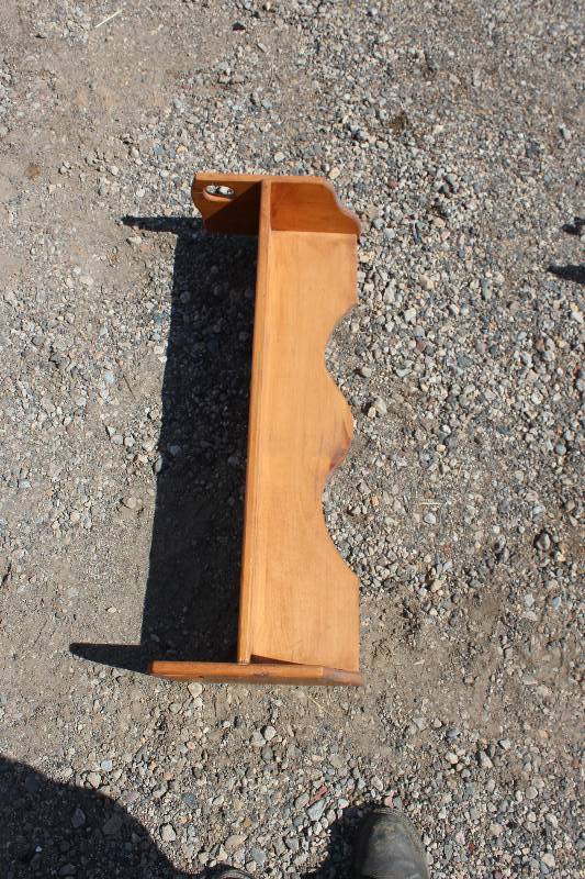 lot 265 image: Wall Mount Wood Display Shelf