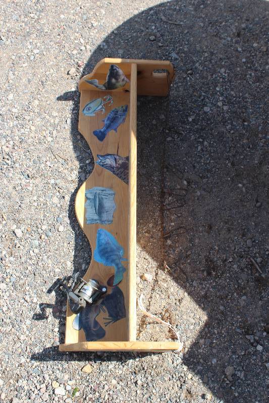 lot 266 image: Wall Mount Wood Display Shelf