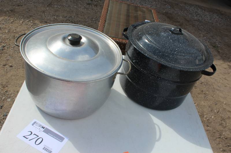 lot 270 image: Lot of (2) Large Cooking Pots w Lids
