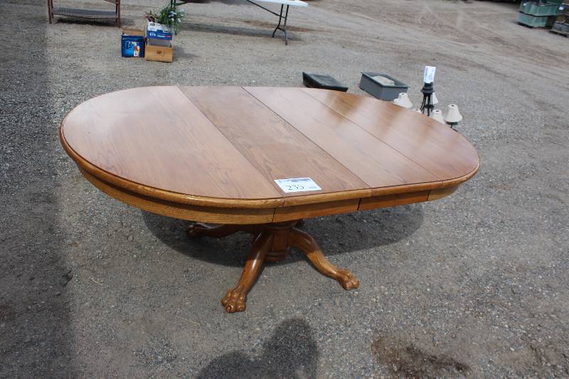 lot 235 image: Oval Wood Dining Table w Leaf
