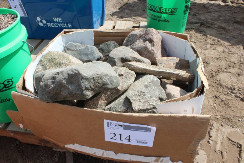 lot 214 image: Medium & Large Aquarium Rocks, Various Shapes