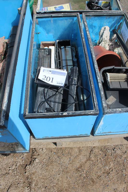 lot 201 image: 15-Gallon Fish Tank w Filters, Lights