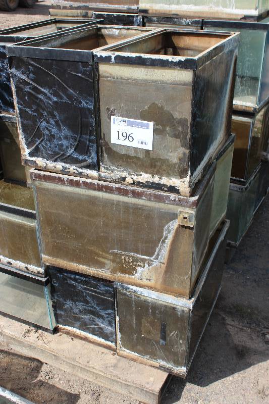 lot 196 image: Lot of (6) 20-Gallon Fish Tanks