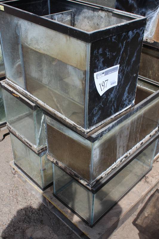 lot 197 image: Lot of (7) Various Gallon Fish Tanks