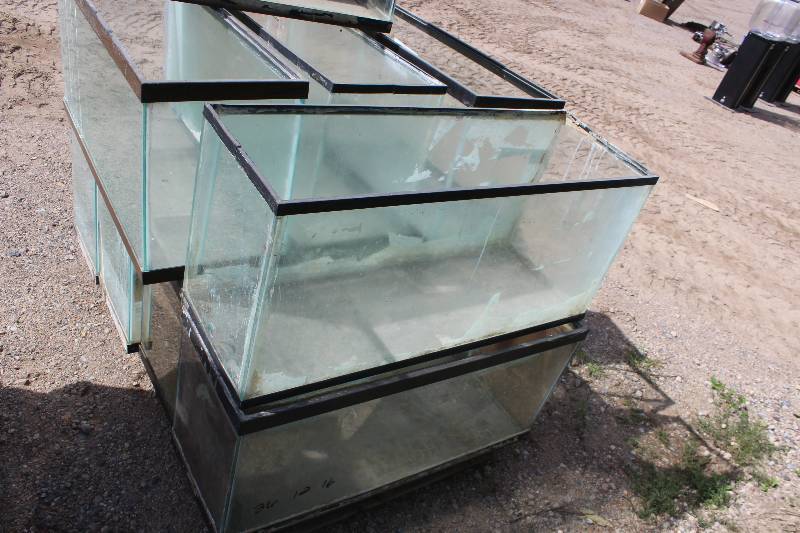 lot 189 image: Lot of (4) 30-Gallon Fish Tanks