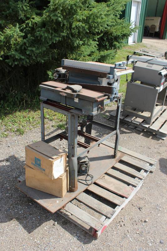 lot 8 image: Craftsman Table Saw w Router